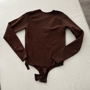 Skims long sleeve bodysuit